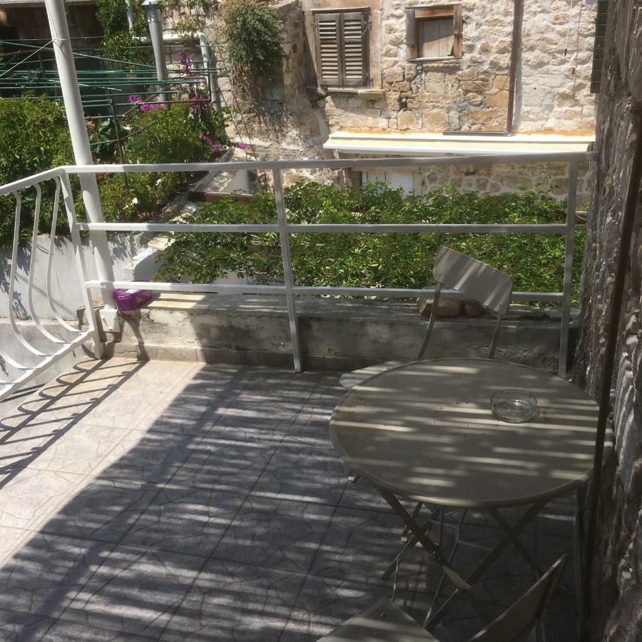 Hvar Piazza Apartment Hvar Town Bagian luar foto