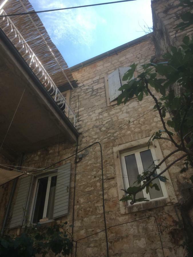 Hvar Piazza Apartment Hvar Town Bagian luar foto