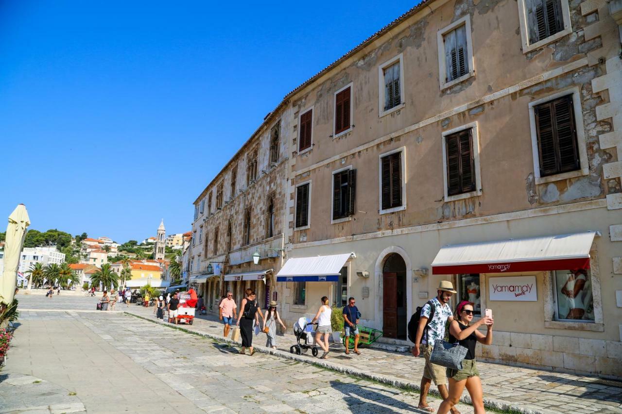 Hvar Piazza Apartment Hvar Town Bagian luar foto