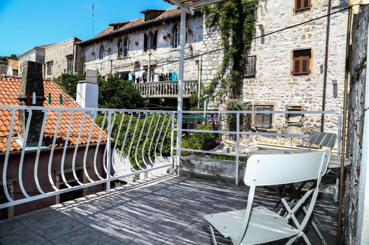 Hvar Piazza Apartment Hvar Town Bagian luar foto
