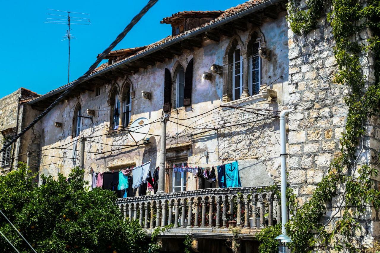 Hvar Piazza Apartment Hvar Town Bagian luar foto